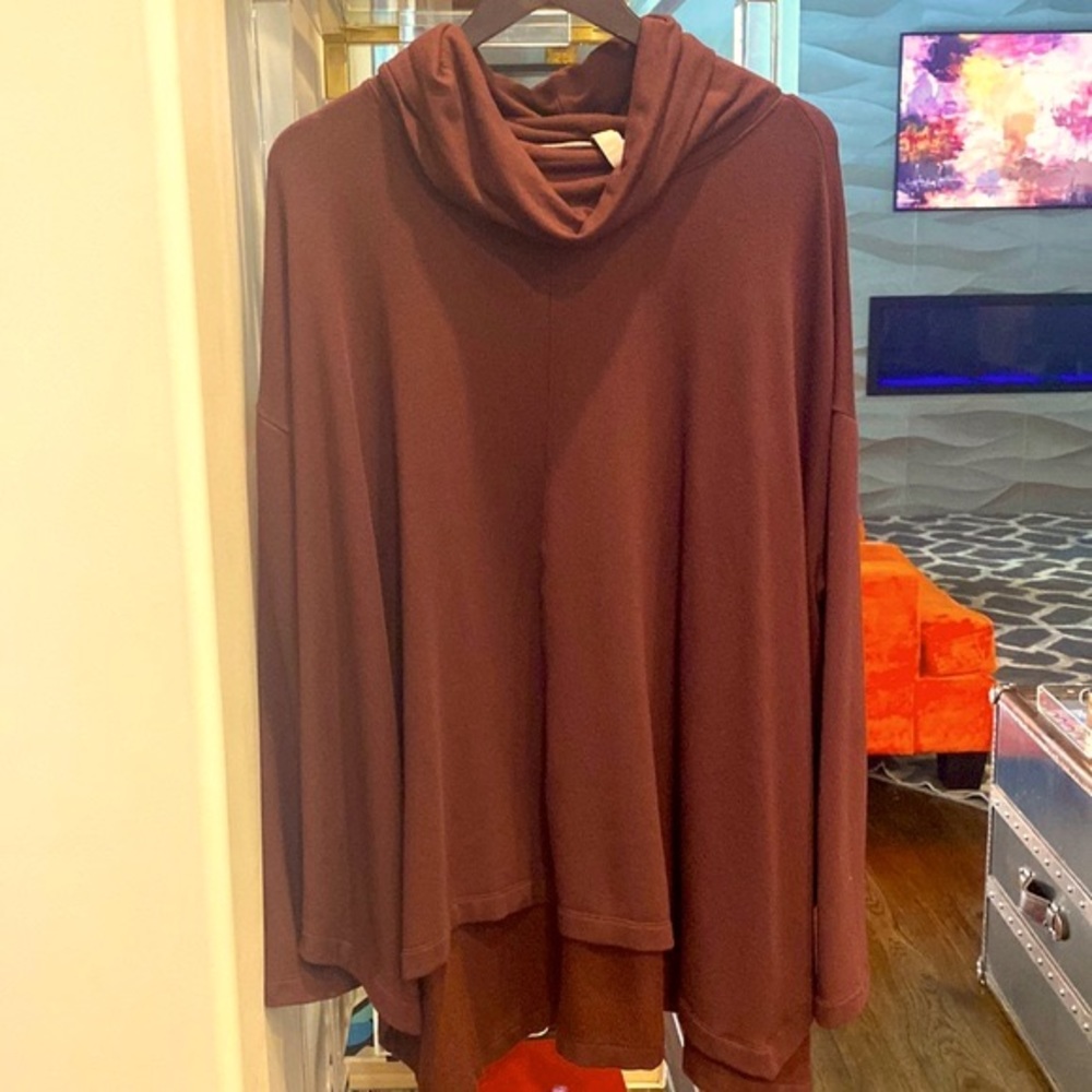 Athleta loose fit turtle neck sweatshirt.